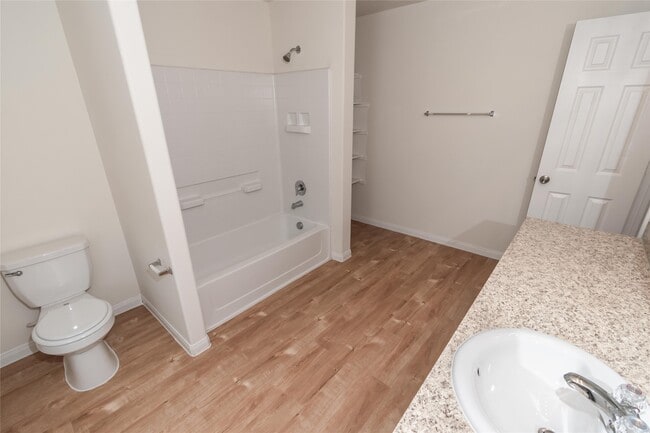 Photo - 6210 Luce St