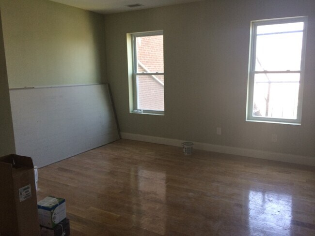 Photo - 35 Forbes St