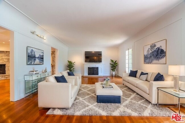 Building Photo - 721 N Linden Dr