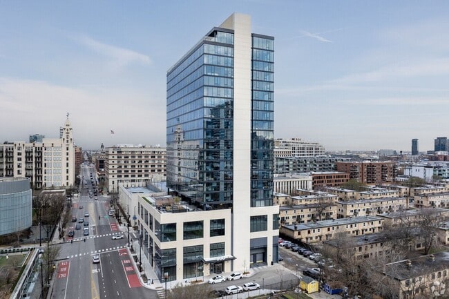 Building Photo - 808 N Cleveland Ave Unit 1710