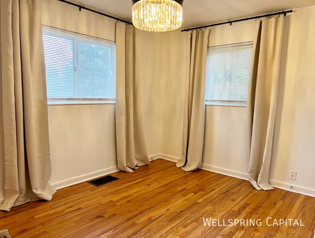 Photo - 2690 Pontiac St