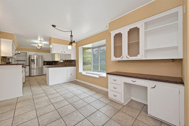 Photo - 1701 Mistletoe Ln