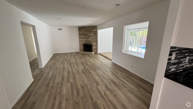 Building Photo - 18619 Vincennes St Rental