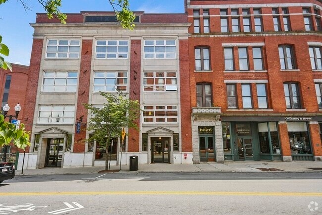 Building Photo - 17 Kearney Sq Unit 305 Rental