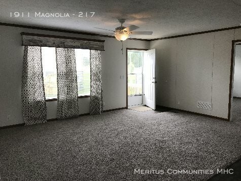 Photo - 1911 Magnolia St