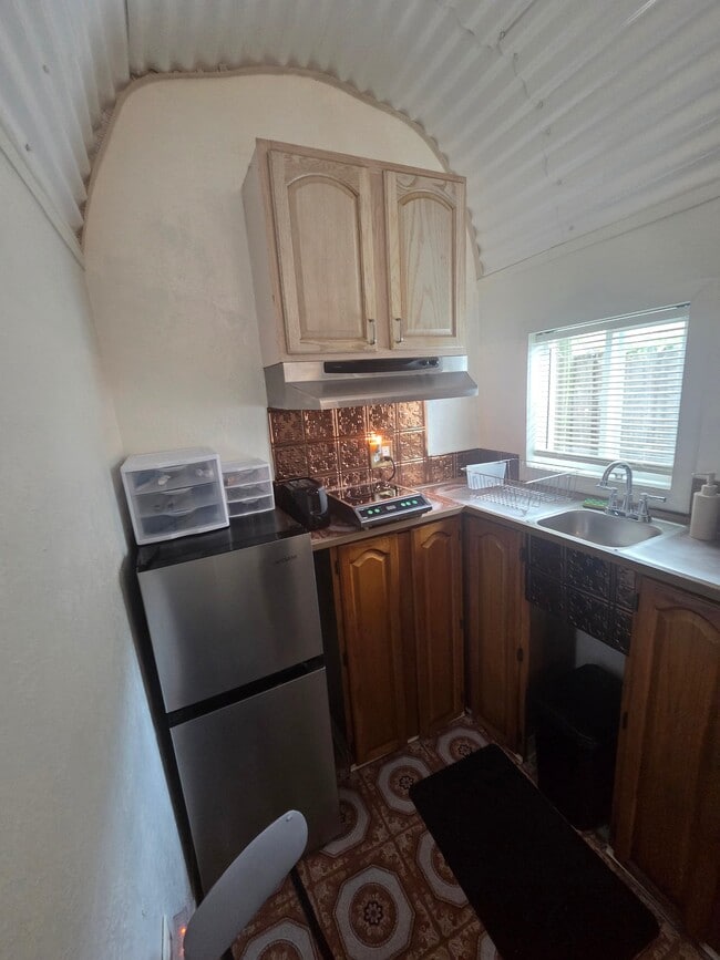 Photo - 1320 E Louise Ave Unit B