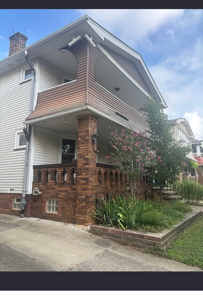 Building Photo - 2046 Waterbury Rd Unit 2046 waterbury rd
