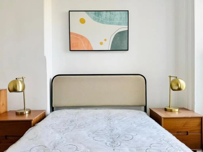 Furnished room/NOT APARTMENT