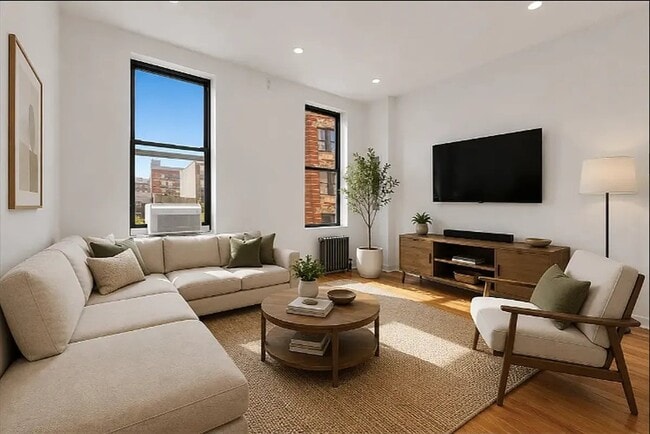 Building Photo - 75 Thompson St Unit 11