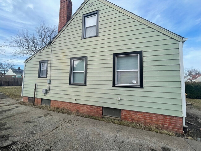 Photo - 3938 E 177th St