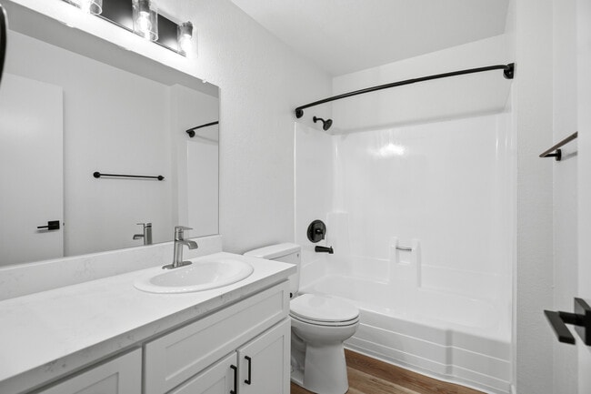 Photo - Cowles Landing