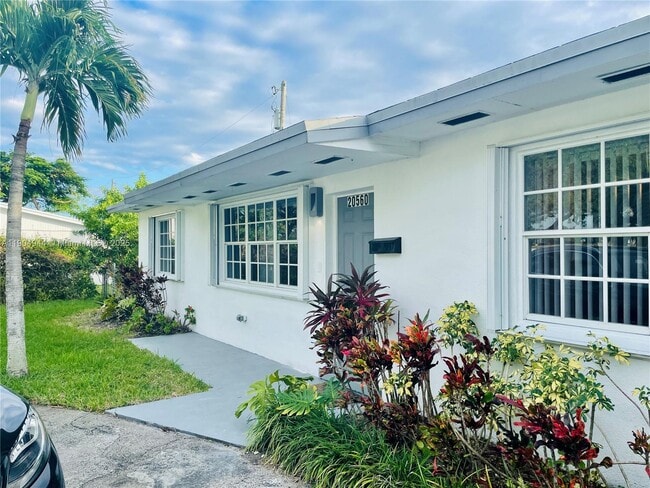 Building Photo - 20560 SW 113th Rd