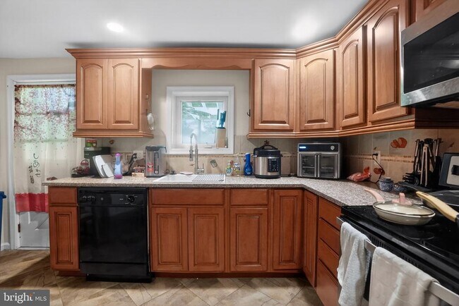 Photo - 4739 Smick St