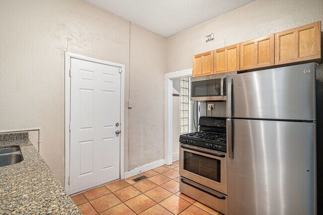 Photo - 2805 Stout St
