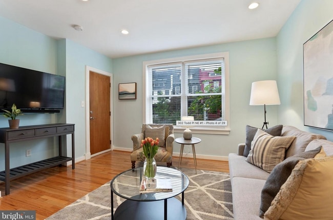Photo - 302 Todd Pl NE Unidad 1