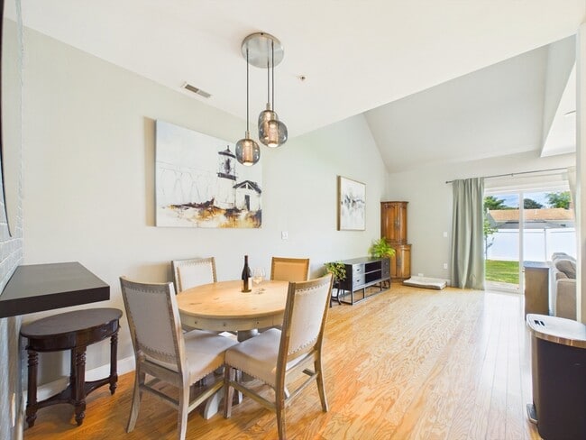 Photo - 70 Endicott St