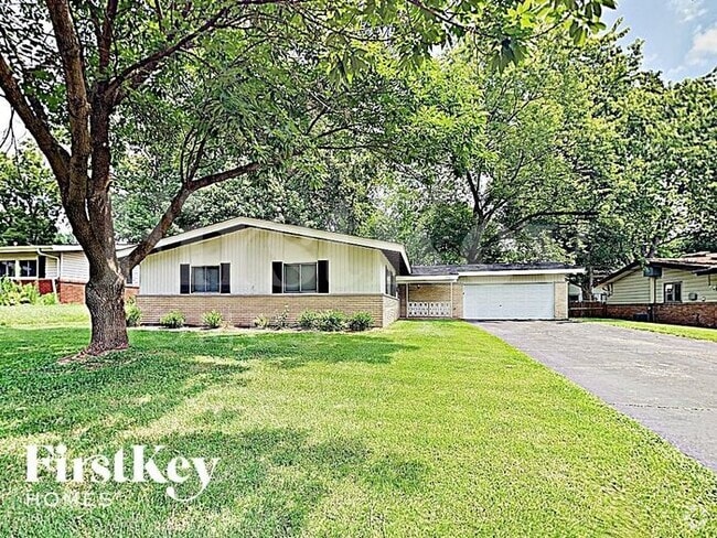 Building Photo - 440 Durwood Dr Rental