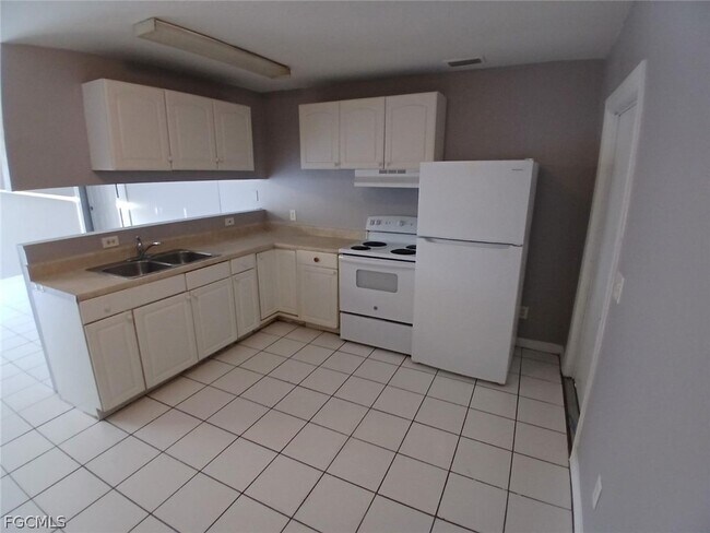 Photo - 3516 Dora St