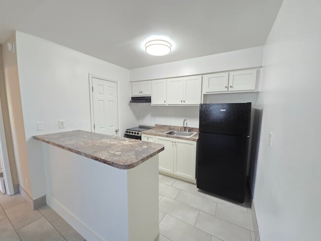 1 Bed/1 Bath Jr-Kitchen, 1st Floor