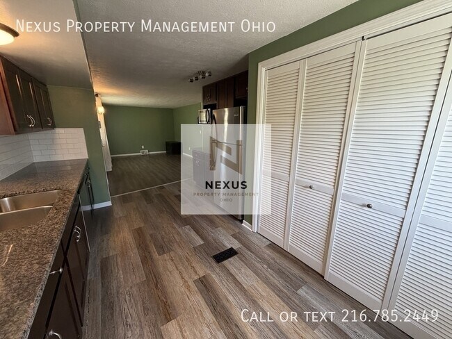 Photo - 6475 Sandfield Dr