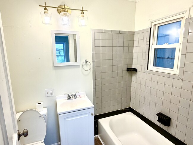 Photo - 714 Eureka St