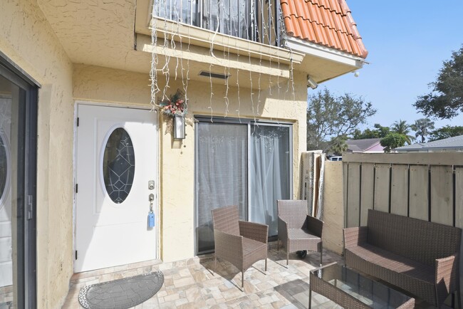 Building Photo - 4260 NW 114th Terrace Unit 60