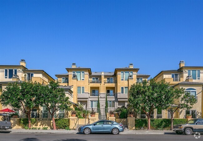 Building Photo - 4057 1st Ave Rental