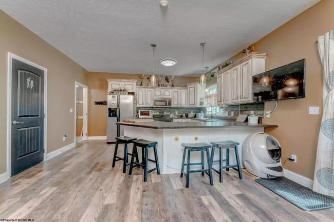 1008 W Canyon Dr