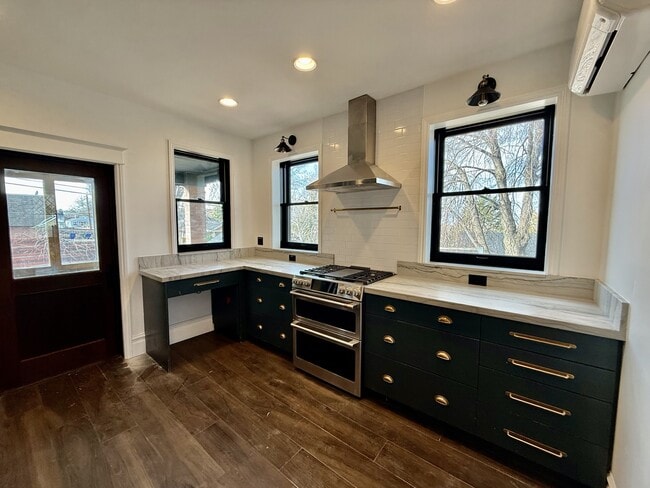 Building Photo - 1228 Bryan Ave