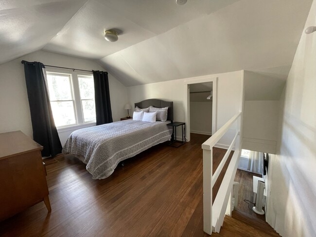 Photo - Von Hagen Carriage House 745