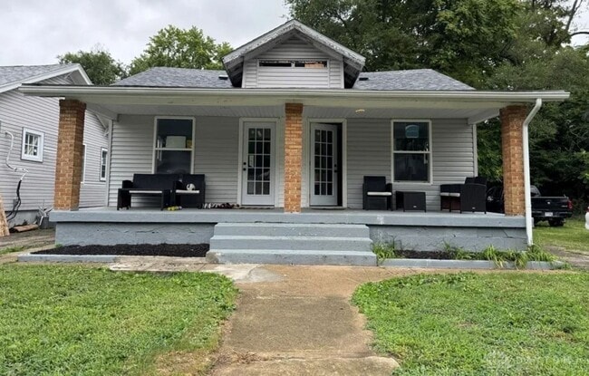 Building Photo - Osmond Duplex Unit 736 Osmond Rental