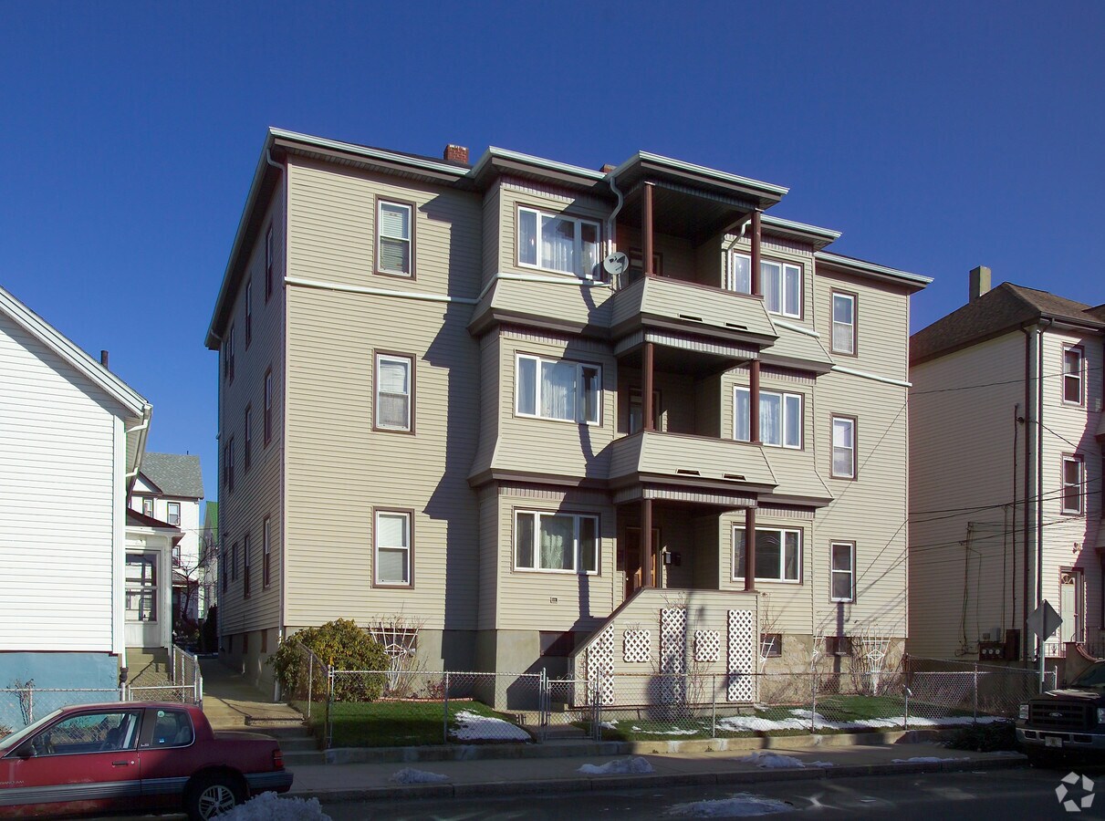 Photo - 920 Pine St Apartments