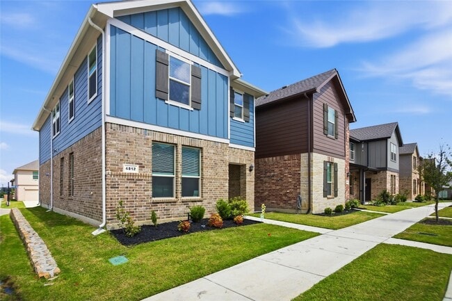 Photo - 4812 Foundation St