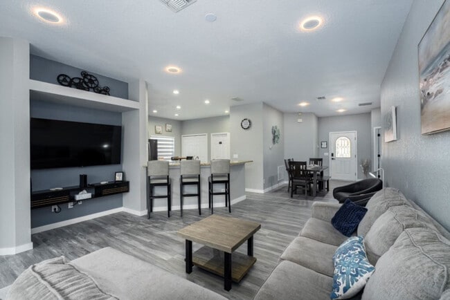 Building Photo - 16703 Lazy Breeze Loop Rental