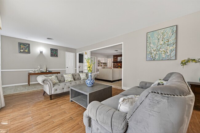 Photo - 9310 Cliffwood Dr