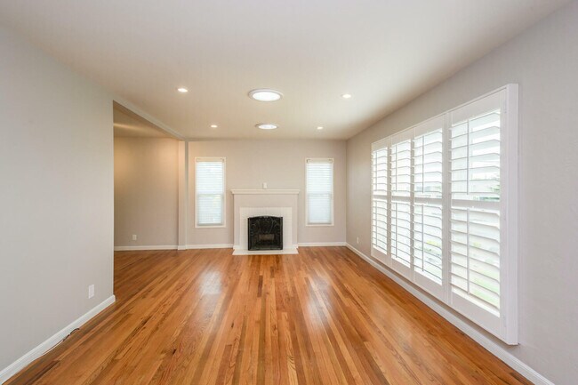 Photo - 3902 Donner St