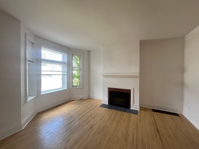 Photo - 4 Bedroom 1.5 bathroom townhome in Lyndale neighborhood