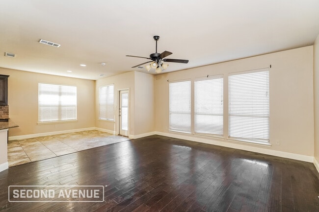 Photo - 401 Bamborough Dr