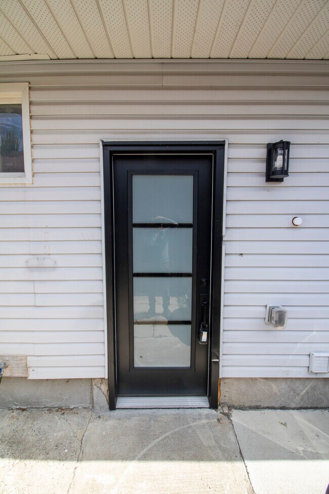 Photo - Cozy Lower Unit * White Oaks Pond Mills * ... Unit Lower