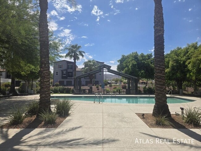 Photo - 2354 E Huntington Dr