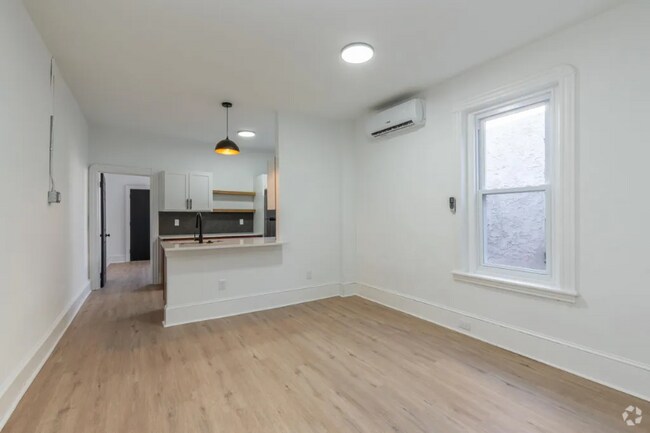 Building Photo - 5225 Cedar Ave Rental