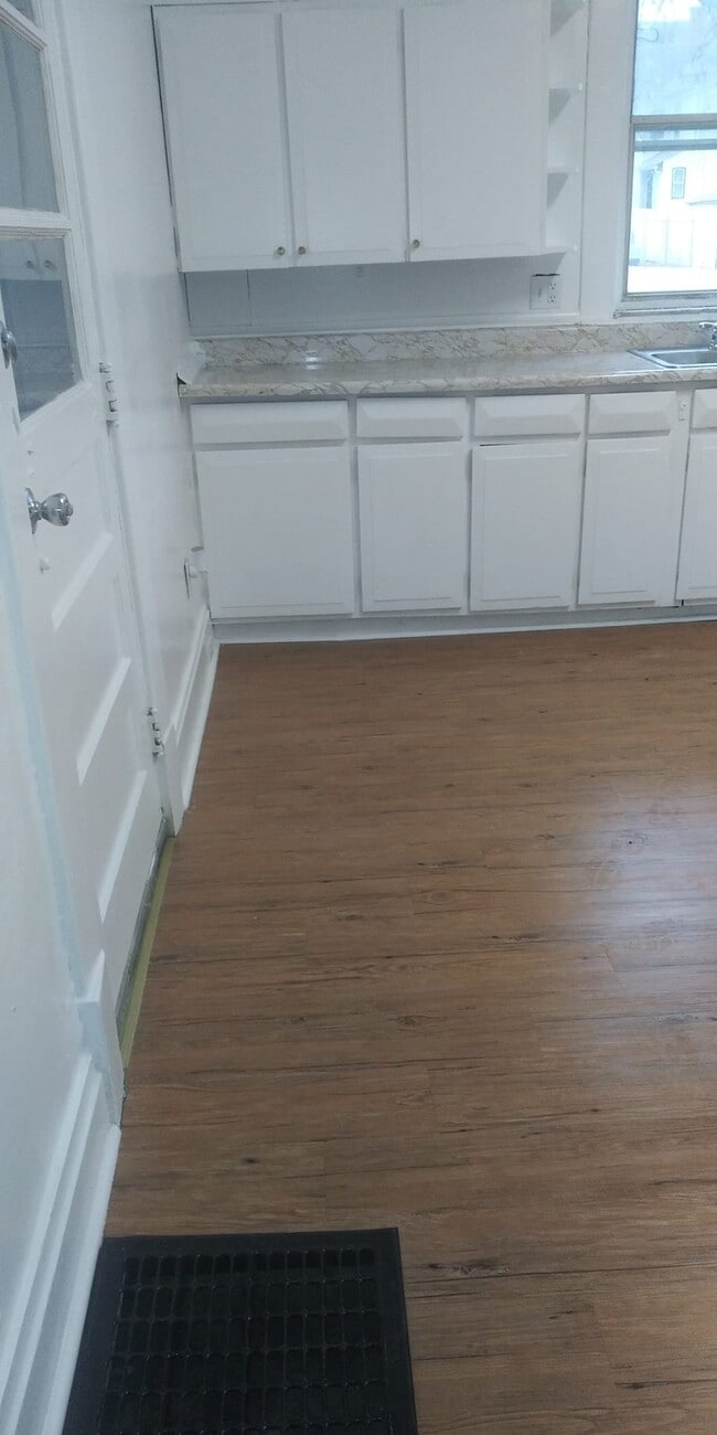 Photo - 465 S Harris Ave