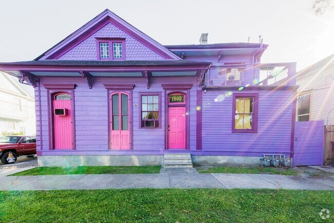 Building Photo - 1033 N Derbigny St Rental