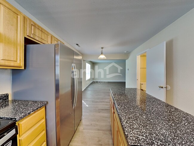 Photo - 4007 Steelewater Way