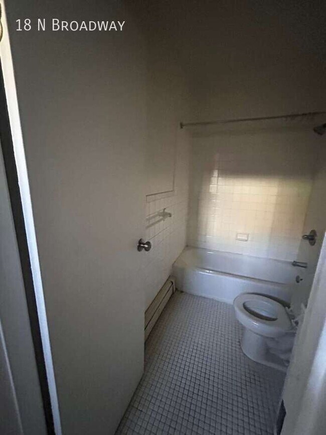 Photo - 18 N Broadway-