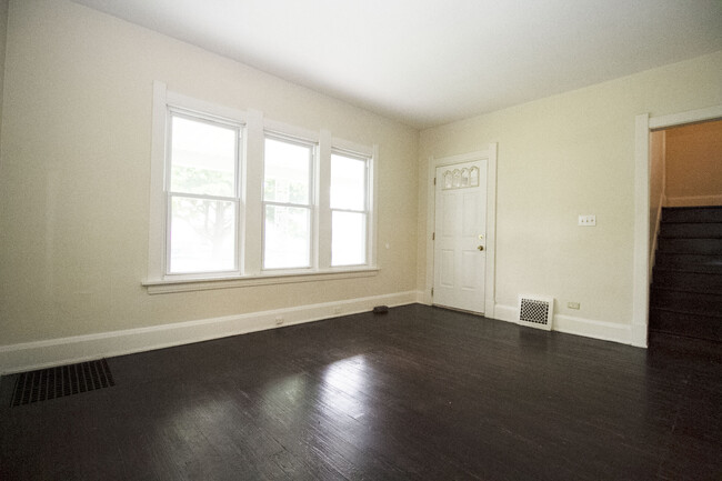 Photo - 830 Homer Ave