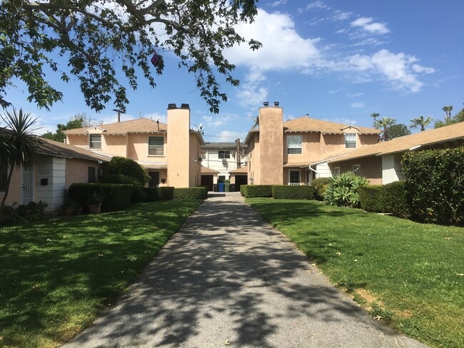 Photo - 5535 Radford Ave Unidad 5535