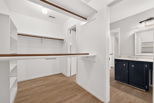 Building Photo - 2103 Winged Foot Dr