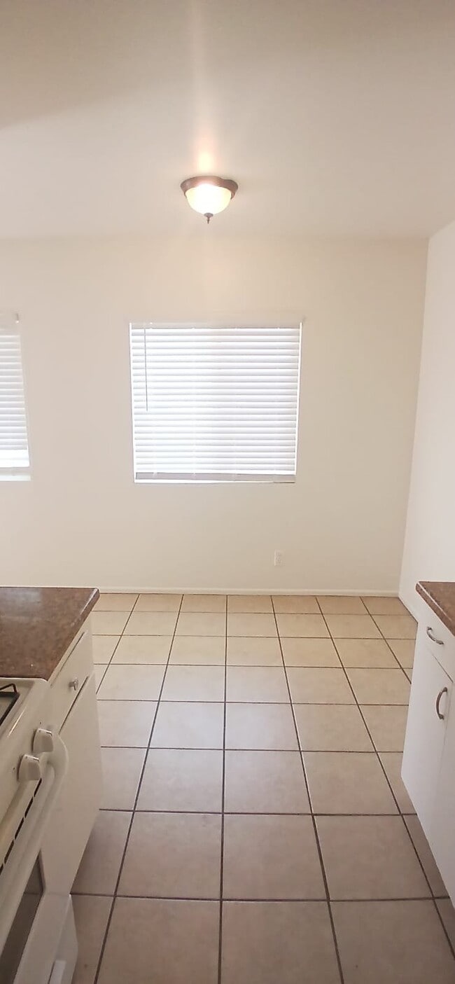 Photo - 2014 Castleberry Ln Unidad A
