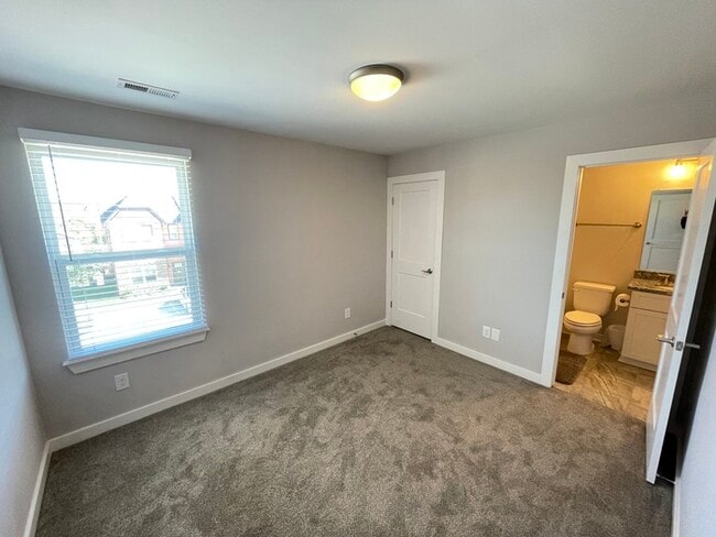 Photo - Matlock Townhomes 2 bedroom unit, close to I-24!